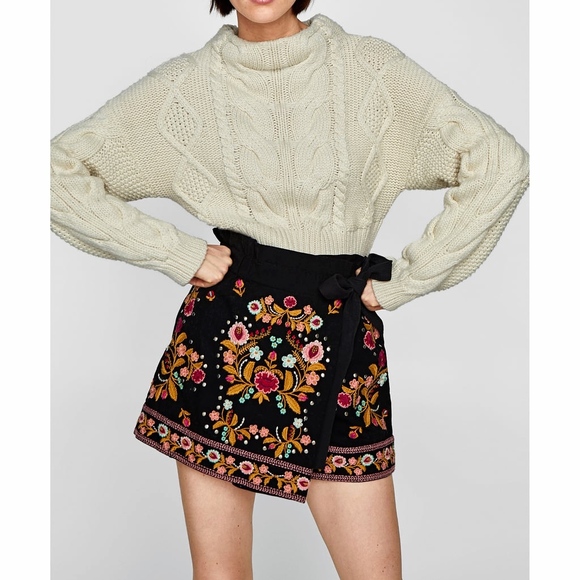 zara embroidered shorts